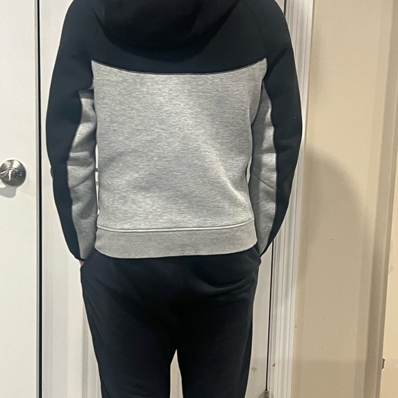 Nike Tech hooded zip up Jacket - Picture 6 of 6